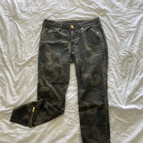 True Religion Jeans - Picture 1 of 3